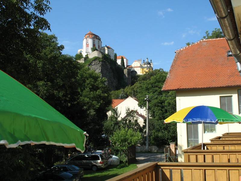 Výhled z Penzionu Relax na Vranovský zámek